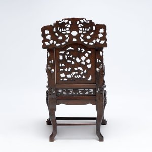 A richly carved Chinese hongmu 'dragon' armchair, Canton, 19th C. — 照片 4