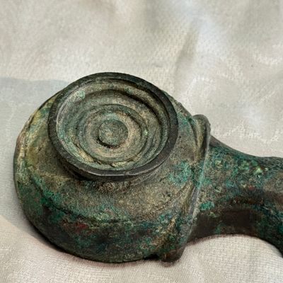 A Roman bronze oil lamp — photo 8