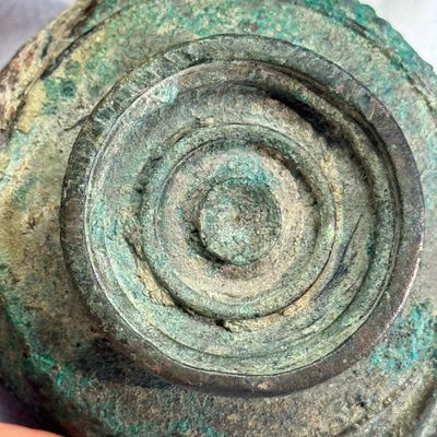 A Roman bronze oil lamp — photo 9