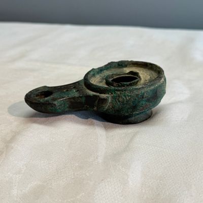 A Roman bronze oil lamp — photo 3