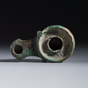 A Roman bronze oil lamp — photo 6