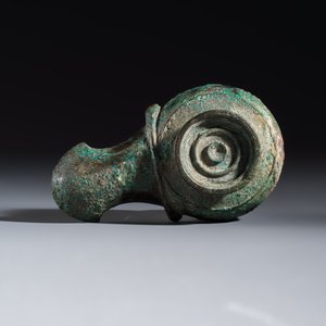 A Roman bronze oil lamp — photo 7