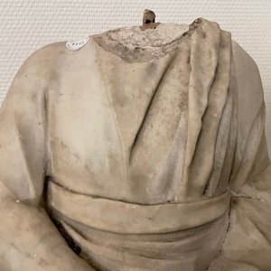 A Roman marble statue of a philosopher holding a parchment roll, ca. 2nd C. — 照片 8