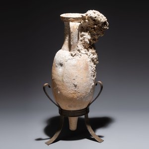 A Roman pottery fish oil or wine transport amphora with marine encrustation, South of Spain, 1st C. B.C./1st C. — foto 2