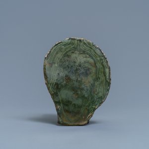 A Romanesque painted glass fragment depicting the head of Christ, France, 11/12th C. — 照片 4