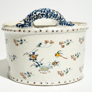 A round Brussels faience cooler with twisted ears, 18th C. — 照片 5
