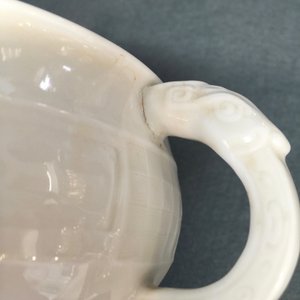 A round Chinese Dehua blanc de Chine censer with moulded and underglaze decoration, 19th C. — photo 8