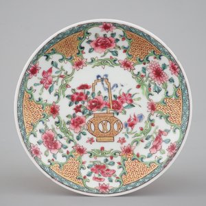 A ruby back semi-eggshell porcelain cup and saucer, Yongzheng — photo 3