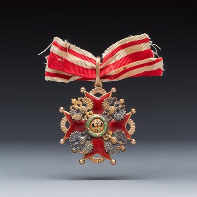 A Russian Imperial 56 zolotnik gold and enamel Order of St. Stanislaus, 2nd Class, for Non-Christians , by Eduard, St. Petersburg, ca. 1908–1917