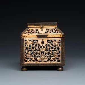 A Russian Kholmogory reticulated walrus bone casket with brass mounts, 17th C. — 照片 3