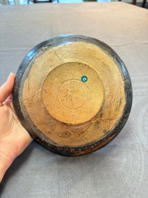 A Samanid pottery 'Kufic' inscribed bowl and a white-spotted brown-ground bowl, Iran, 10th C. — 照片 12