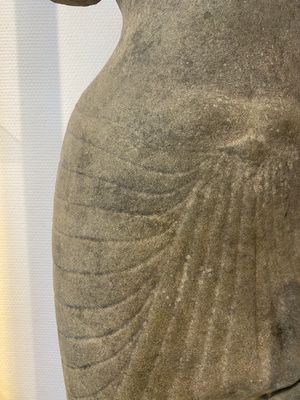 A sandstone torso of a Khmer deity, Pre Angkor period, Phnom Da, Cambodia, ca. 6th C. — photo 5