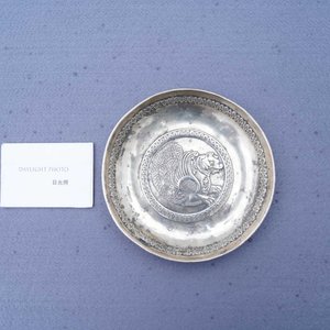 A Sassanian silver 'simurgh' dish, Persia, 6/8th C. — photo 4