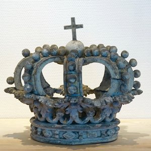 A sculpted wood crown, 19/20th C., Bruges — photo 1