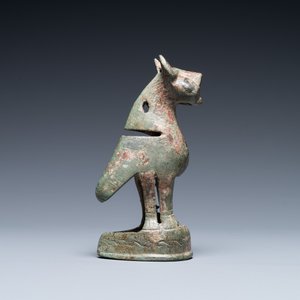 A Seljuk bronze model of a cat, Iran, 12/14th C. — photo 3