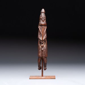 A Sepik Ramu wooden figure, Papua New Guinea — photo 1