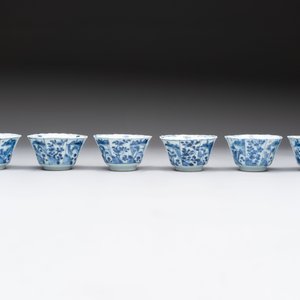 A set of 11 Chinese blue and white cups and saucers with riverscape design, Kangxi — photo 11