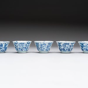 A set of 11 Chinese blue and white cups and saucers with riverscape design, Kangxi — photo 15