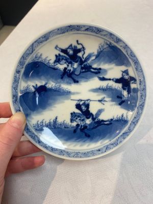 A set of 11 Chinese blue and white 'rabbit hunt' cups and saucers, Qianlong mark, 19th C. — photo 17