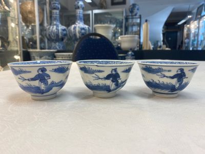 A set of 11 Chinese blue and white 'rabbit hunt' cups and saucers, Qianlong mark, 19th C. — photo 33