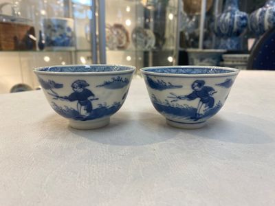 A set of 11 Chinese blue and white 'rabbit hunt' cups and saucers, Qianlong mark, 19th C. — photo 49