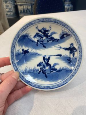 A set of 11 Chinese blue and white 'rabbit hunt' cups and saucers, Qianlong mark, 19th C. — photo 10