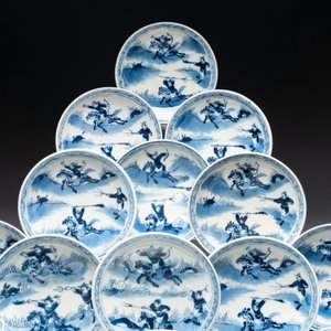 A set of 11 Chinese blue and white 'rabbit hunt' cups and saucers, Qianlong mark, 19th C. — photo 2