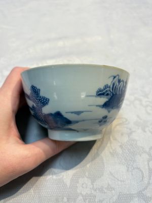 A set of 12 Chinese blue and white 'Landscape' bowls and saucers, Qianlong/Jiaqing — foto 28