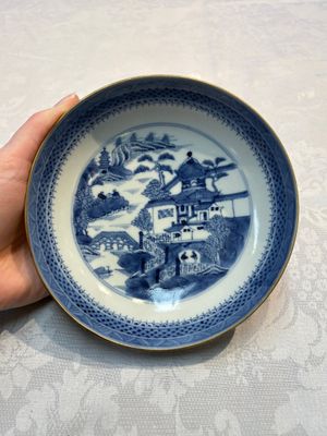 A set of 12 Chinese blue and white 'Landscape' bowls and saucers, Qianlong/Jiaqing — foto 3