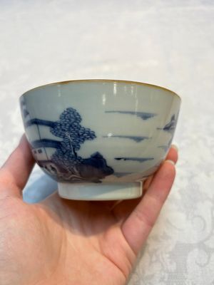 A set of 12 Chinese blue and white 'Landscape' bowls and saucers, Qianlong/Jiaqing — foto 34