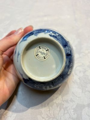 A set of 12 Chinese blue and white 'Landscape' bowls and saucers, Qianlong/Jiaqing — foto 36