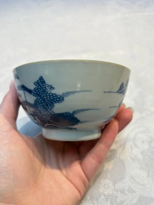 A set of 12 Chinese blue and white 'Landscape' bowls and saucers, Qianlong/Jiaqing — foto 40