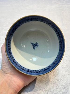 A set of 12 Chinese blue and white 'Landscape' bowls and saucers, Qianlong/Jiaqing — foto 41