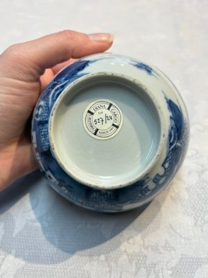 A set of 12 Chinese blue and white 'Landscape' bowls and saucers, Qianlong/Jiaqing — foto 42