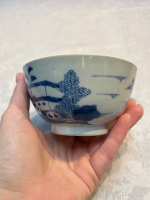 A set of 12 Chinese blue and white 'Landscape' bowls and saucers, Qianlong/Jiaqing — foto 46