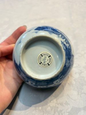 A set of 12 Chinese blue and white 'Landscape' bowls and saucers, Qianlong/Jiaqing — foto 48