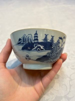 A set of 12 Chinese blue and white 'Landscape' bowls and saucers, Qianlong/Jiaqing — foto 49