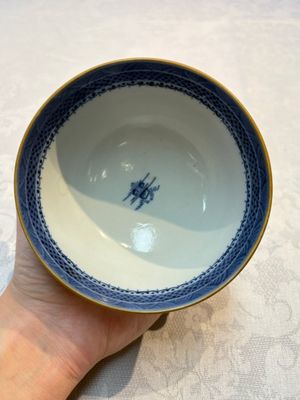 A set of 12 Chinese blue and white 'Landscape' bowls and saucers, Qianlong/Jiaqing — foto 59