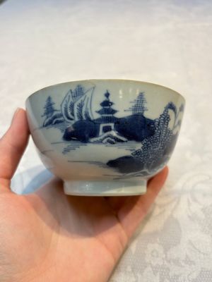 A set of 12 Chinese blue and white 'Landscape' bowls and saucers, Qianlong/Jiaqing — foto 61