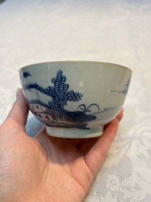 A set of 12 Chinese blue and white 'Landscape' bowls and saucers, Qianlong/Jiaqing — foto 64