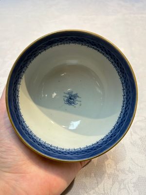 A set of 12 Chinese blue and white 'Landscape' bowls and saucers, Qianlong/Jiaqing — foto 65