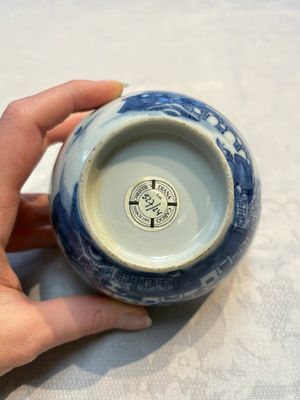 A set of 12 Chinese blue and white 'Landscape' bowls and saucers, Qianlong/Jiaqing — foto 72