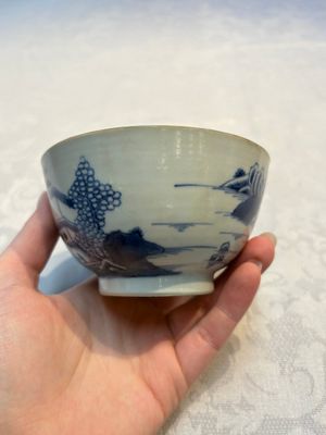 A set of 12 Chinese blue and white 'Landscape' bowls and saucers, Qianlong/Jiaqing — foto 76