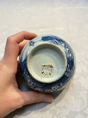 A set of 12 Chinese blue and white 'Landscape' bowls and saucers, Qianlong/Jiaqing — foto 78
