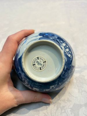 A set of 12 Chinese blue and white 'Landscape' bowls and saucers, Qianlong/Jiaqing — foto 90