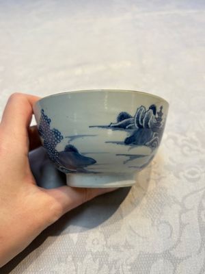 A set of 12 Chinese blue and white 'Landscape' bowls and saucers, Qianlong/Jiaqing — foto 94