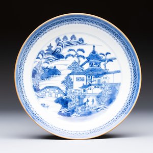 A set of 12 Chinese blue and white 'Landscape' bowls and saucers, Qianlong/Jiaqing — foto 11