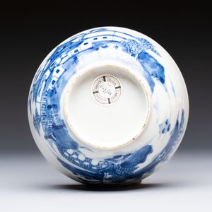 A set of 12 Chinese blue and white 'Landscape' bowls and saucers, Qianlong/Jiaqing — foto 10