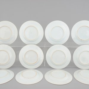 A set of 12 Chinese famille rose export porcelain plates with phoenix with scroll design, Qianlong, 18th C. — 照片 2