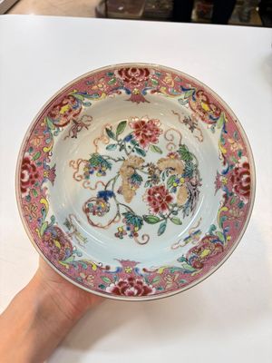 A set of 12 Chinese famille rose plates with squirrels among grapes and peonies, Qianlong — photo 7